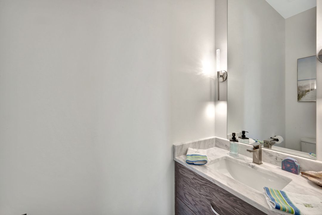 1044 Fish Crow Rd, Sanibel, FL 33957