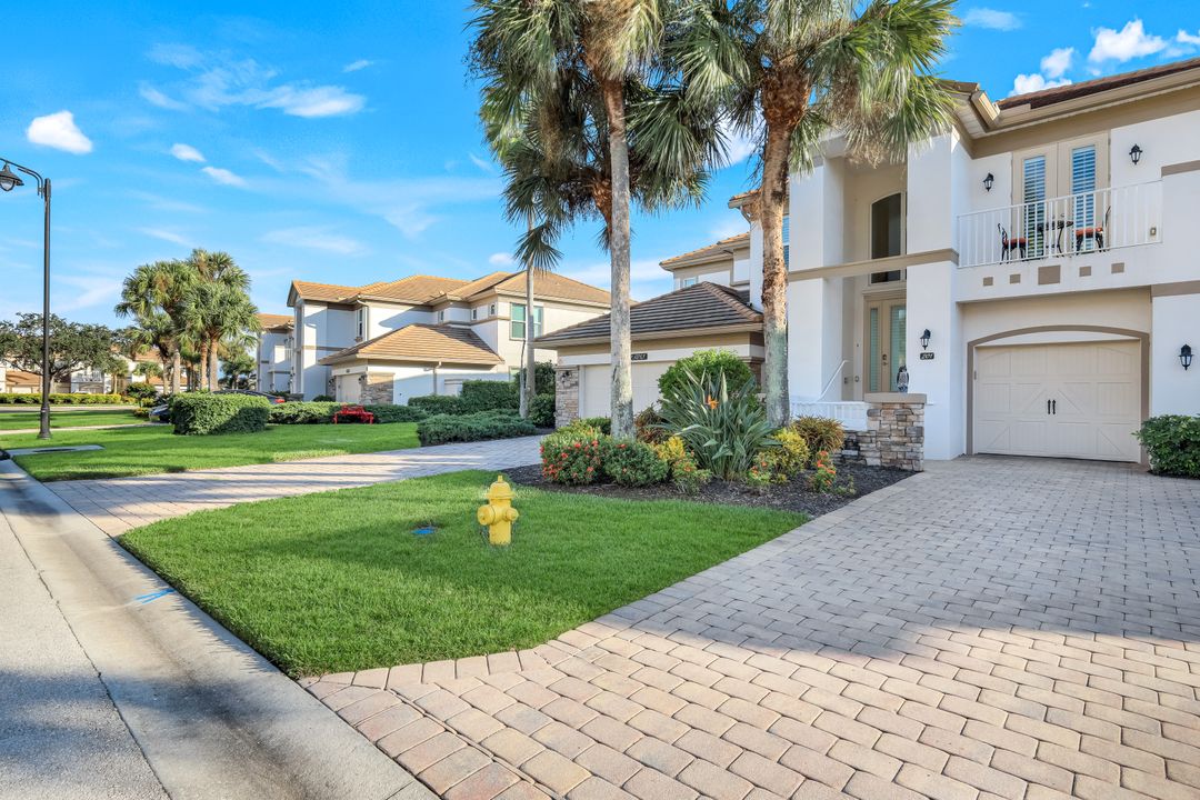 9213 Quartz Ln #101, Naples, FL 34120