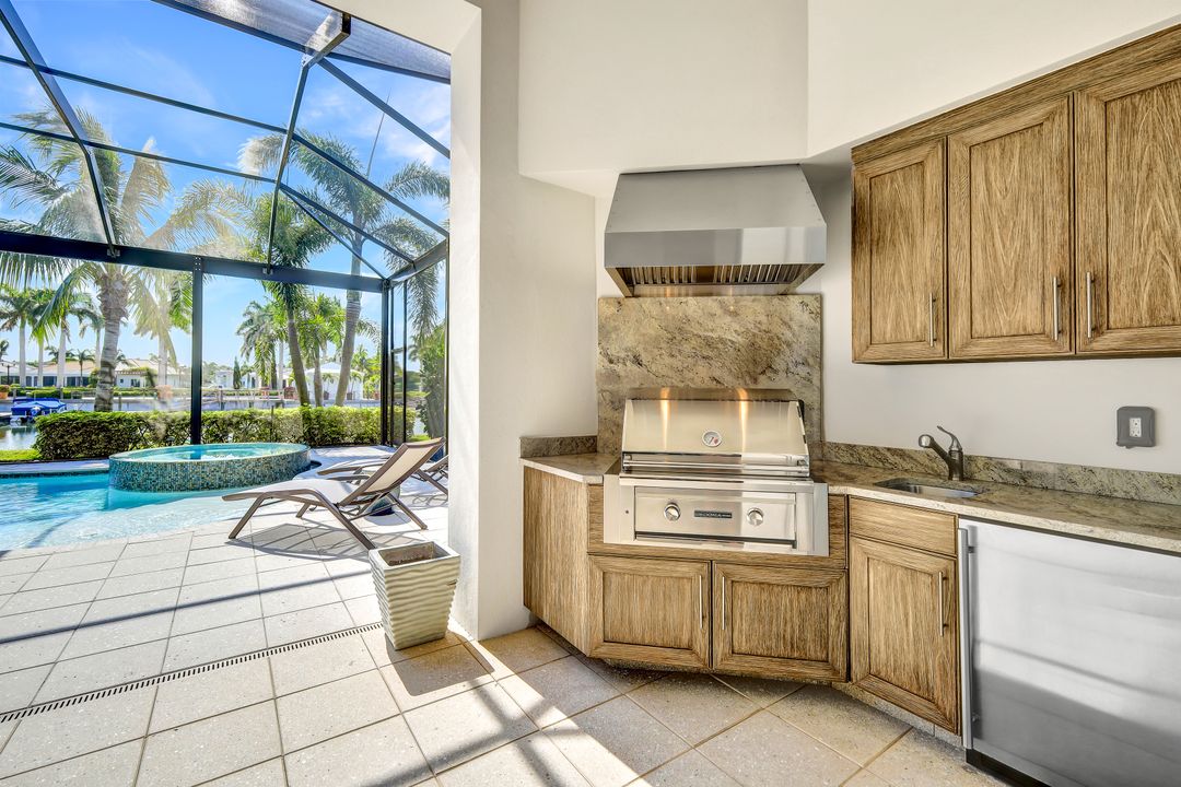 17429 Via Lugano Ct, Miromar Lakes, FL 33913