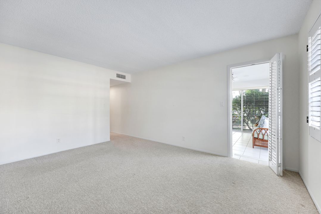 280 2nd Ave S #103, Naples, FL 34102