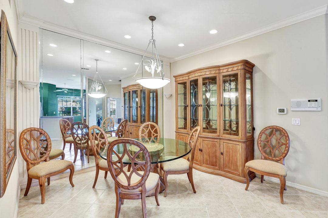 12715 Fox Ridge Dr, Bonita Springs, FL 34135