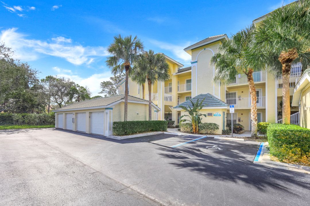15465 Cedarwood Ln #7-202, Naples, FL 34110