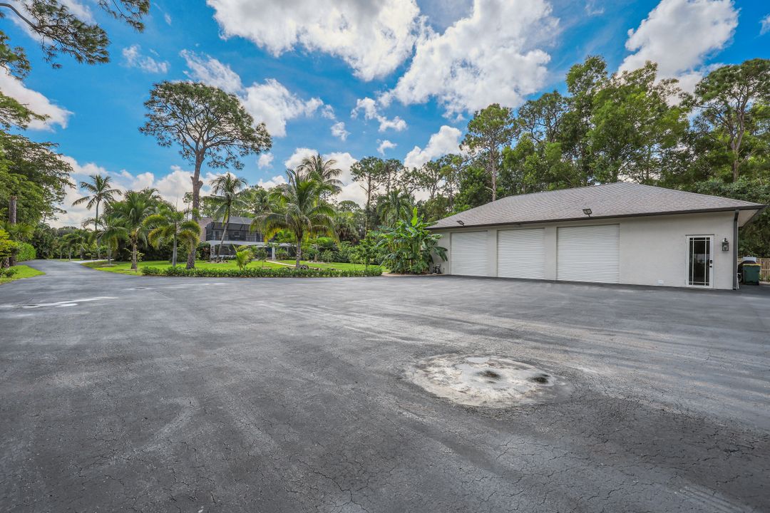 2061 Santa Barbara Blvd, Naples, FL 34116
