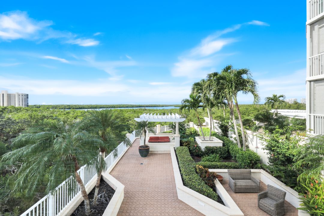 285 Grande Way #401, Naples, FL 34110