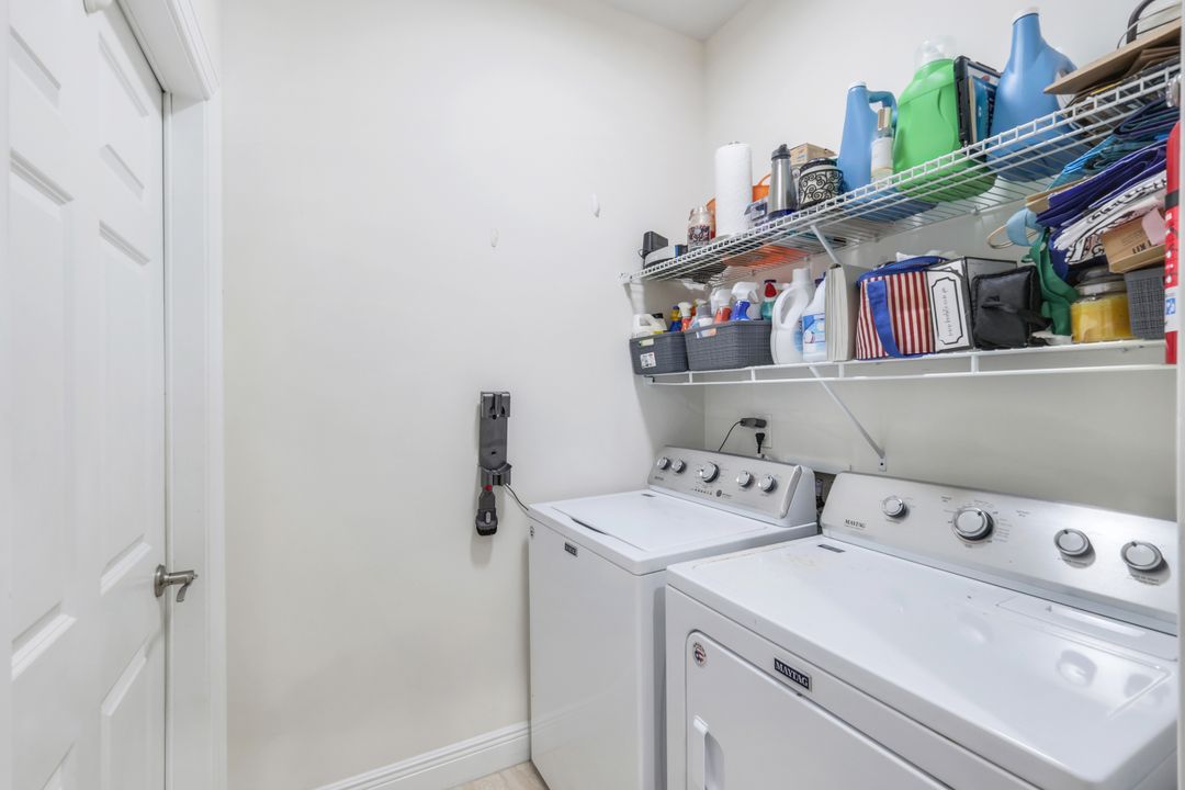 575 12th Ave NW, Naples, FL 34120