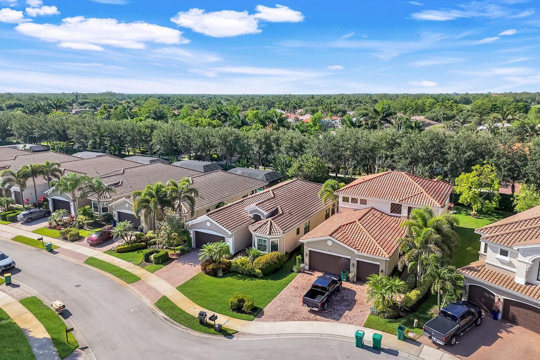 3267 Pacific Dr, Naples, FL 34119