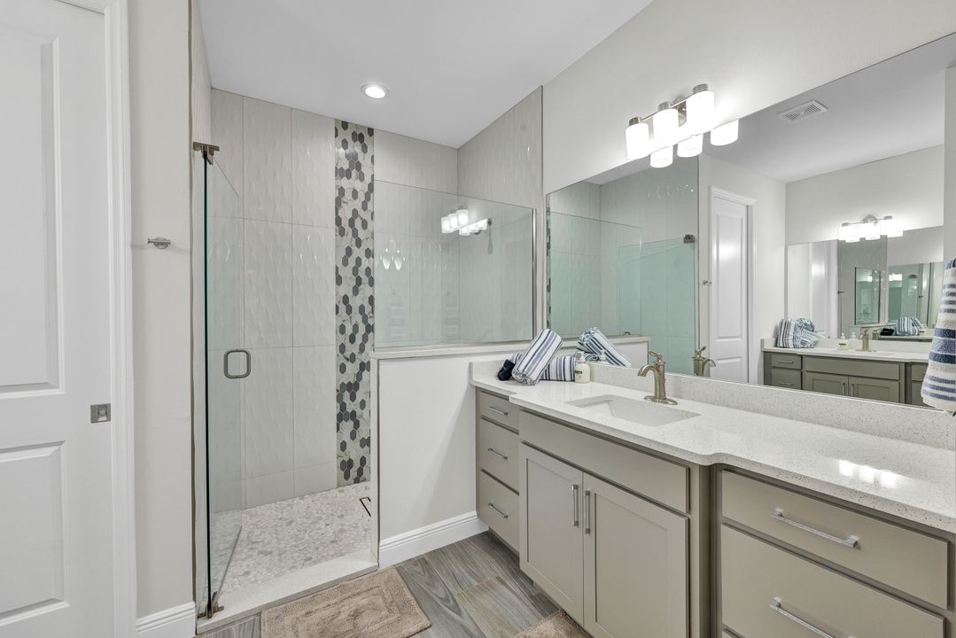 1617 El Dorado Pkwy W, Cape Coral, FL 33914