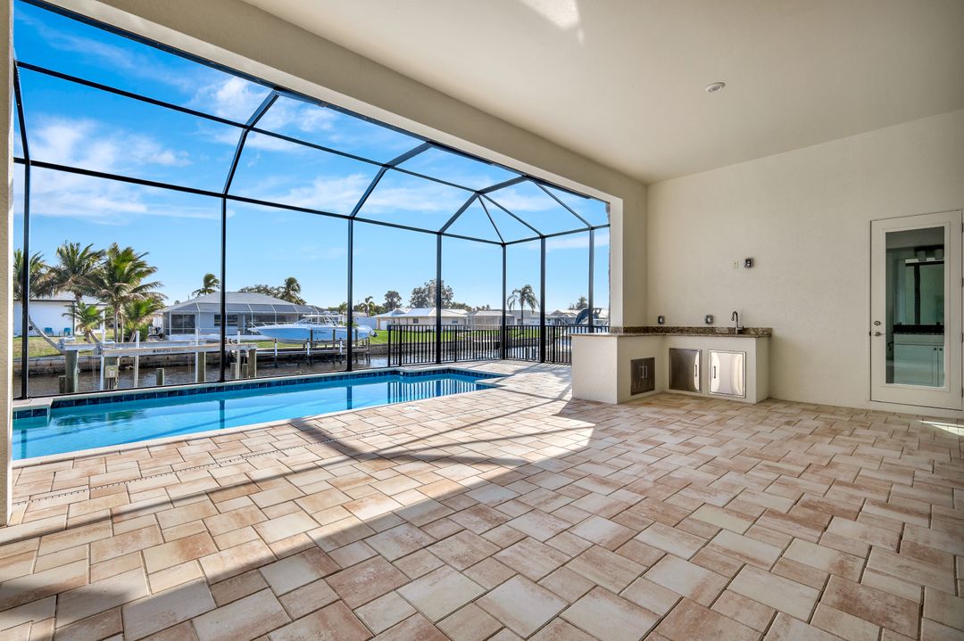 1205 SE 20th Ct, Cape Coral, FL 33990