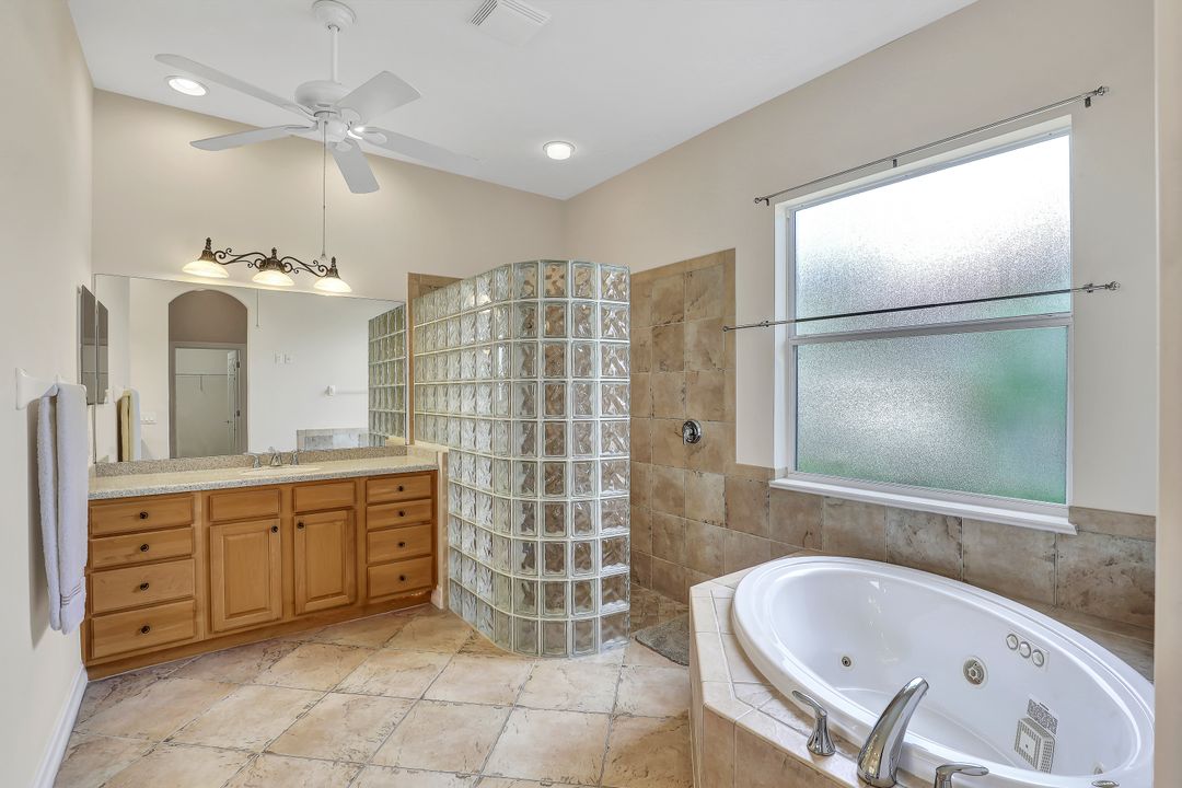10513 Bellagio Dr, Fort Myers, FL 33913