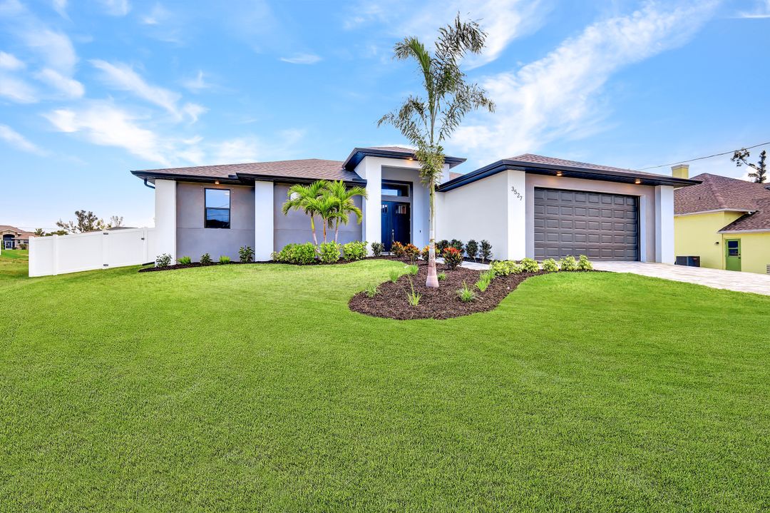 3527 SW 4th Ln, Cape Coral, FL 33991