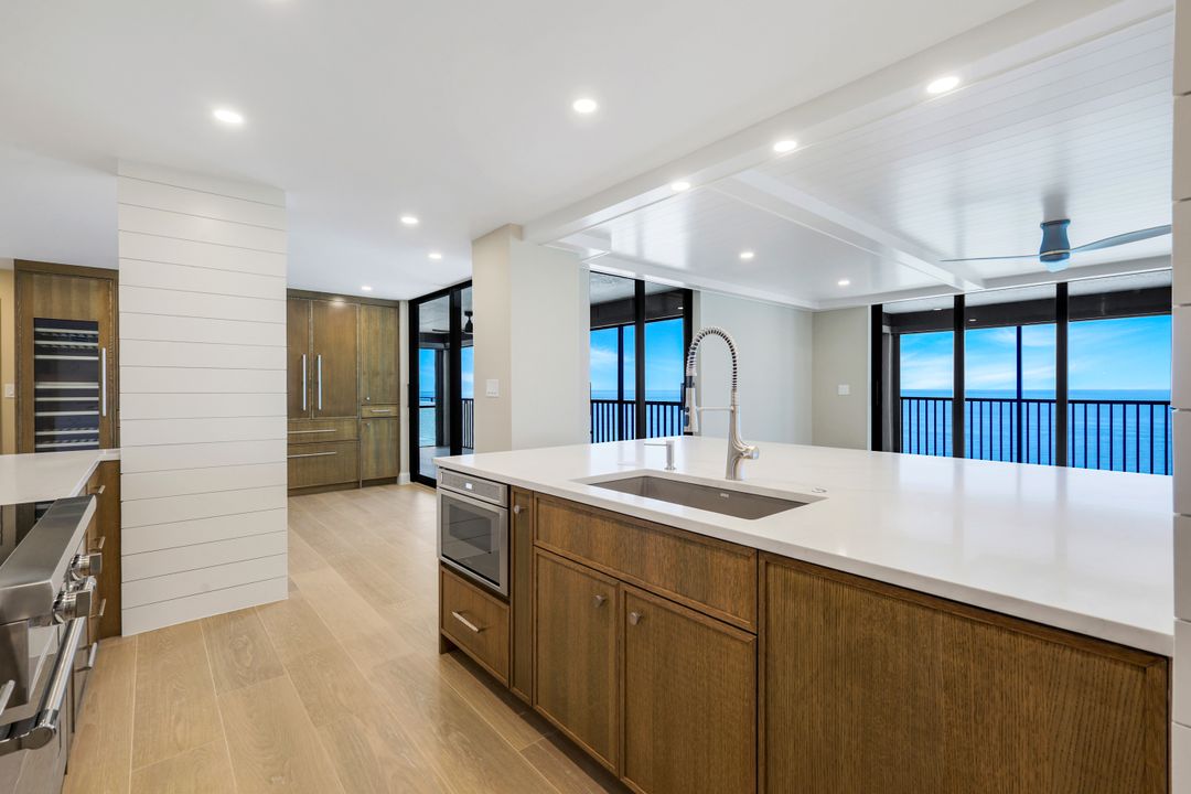 9715 Gulf Shore Dr #702, Naples, FL 34108