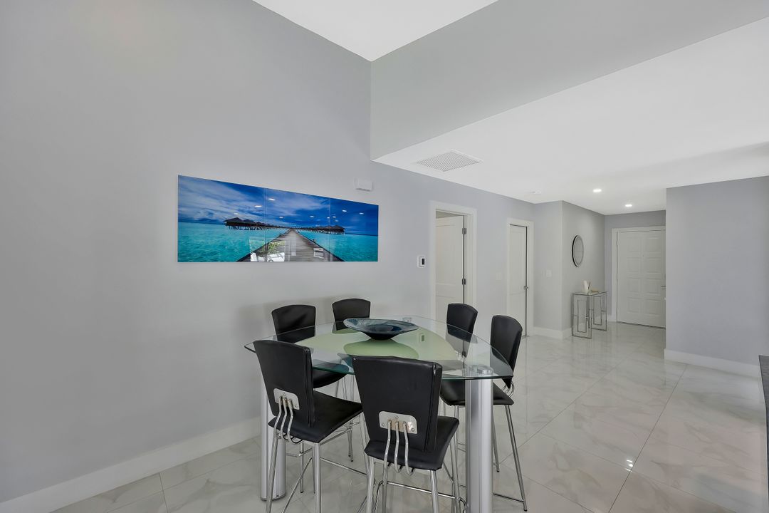 532 103rd Ave N, Naples, FL 34108