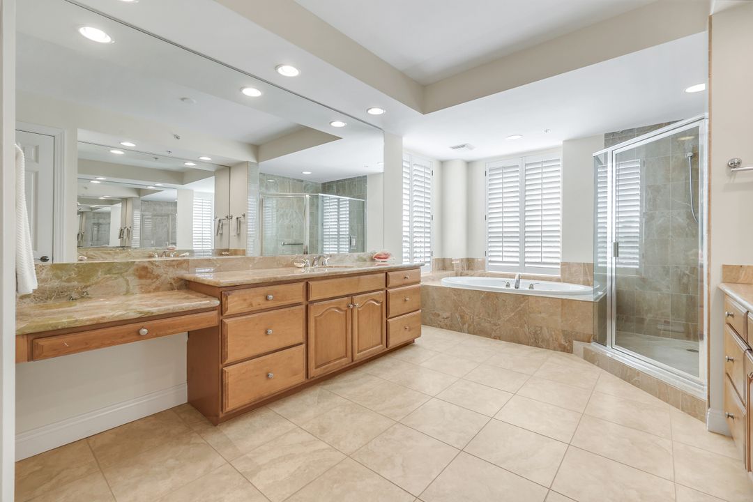 285 Grande Way #401, Naples, FL 34110