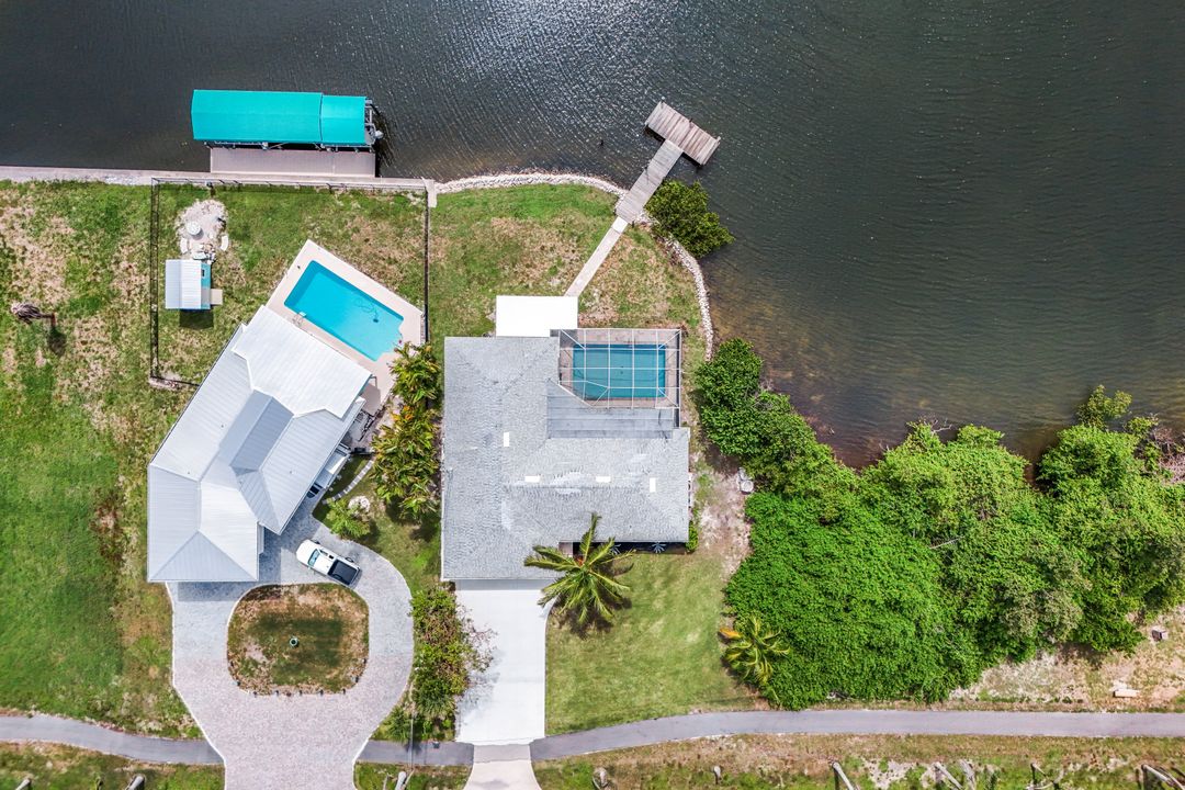401 Capri Blvd, Naples, FL 34113