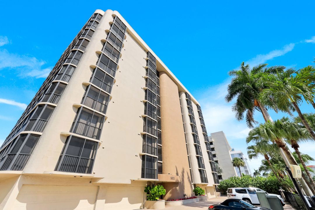 9653 Gulf Shore Dr #303, Naples, FL 34108