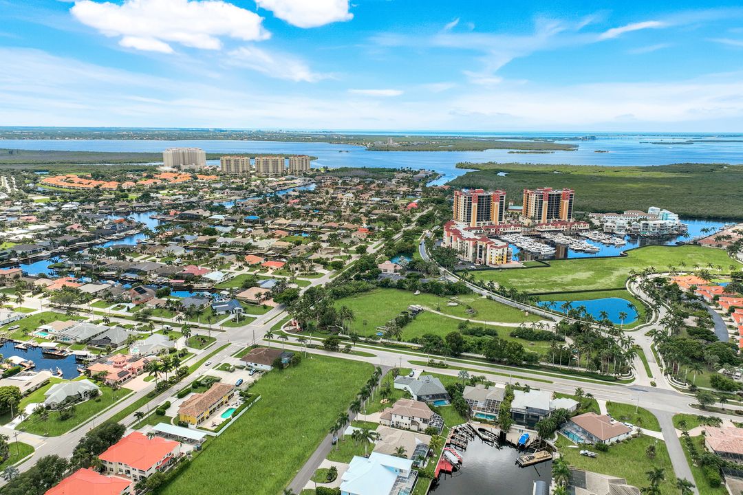 5425 SW 16th Pl, Cape Coral, FL 33914