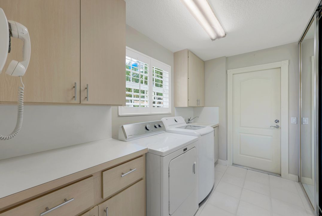 3556 El Verdado Ct, Naples, FL 34109