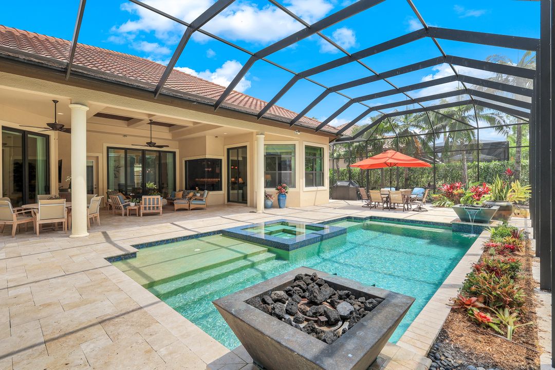6477 Costa Cir, Naples, FL 34113