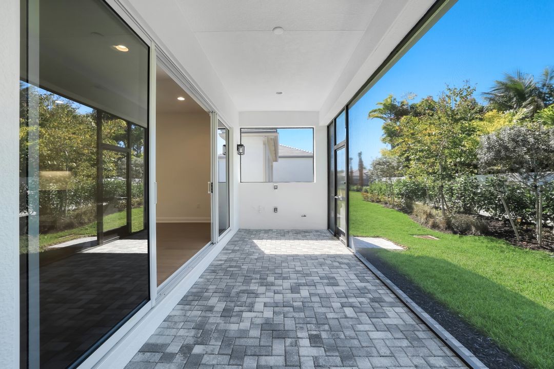 2687 Ridgecrest Pl, Naples, FL 34112