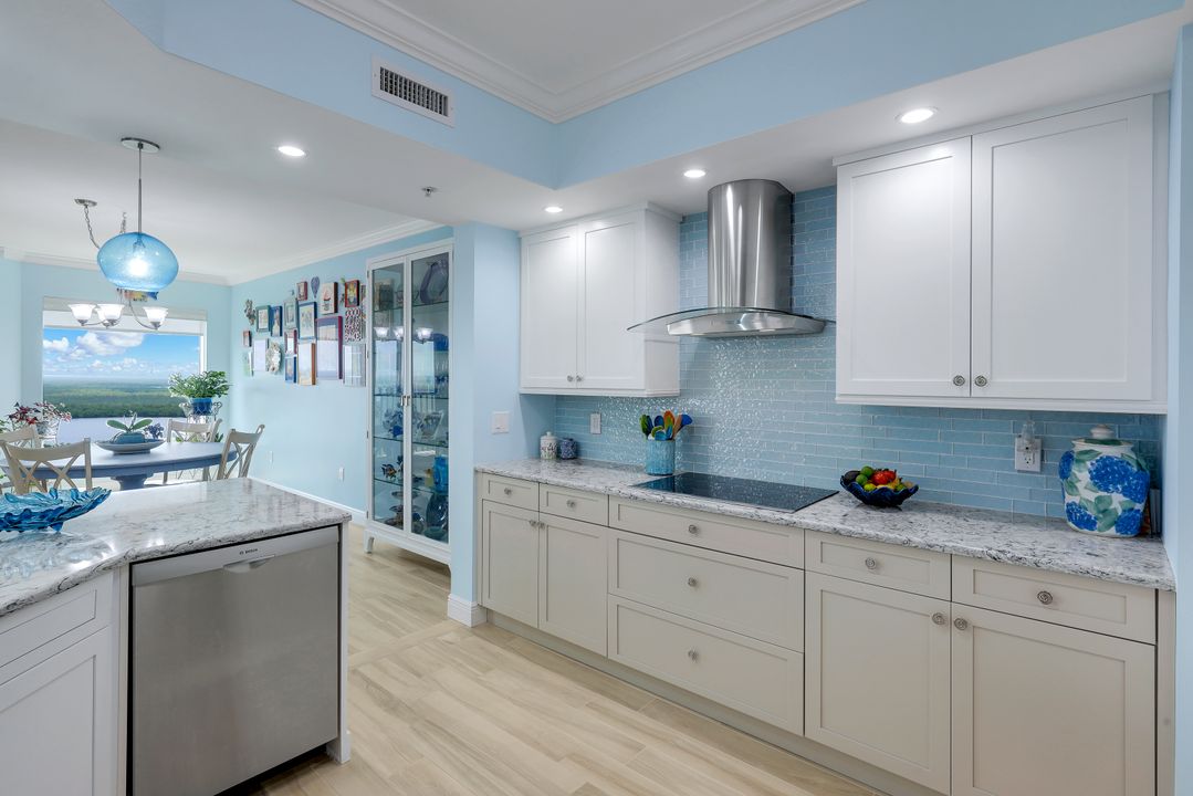 1060 Borghese Ln #1404, Naples, FL 34114