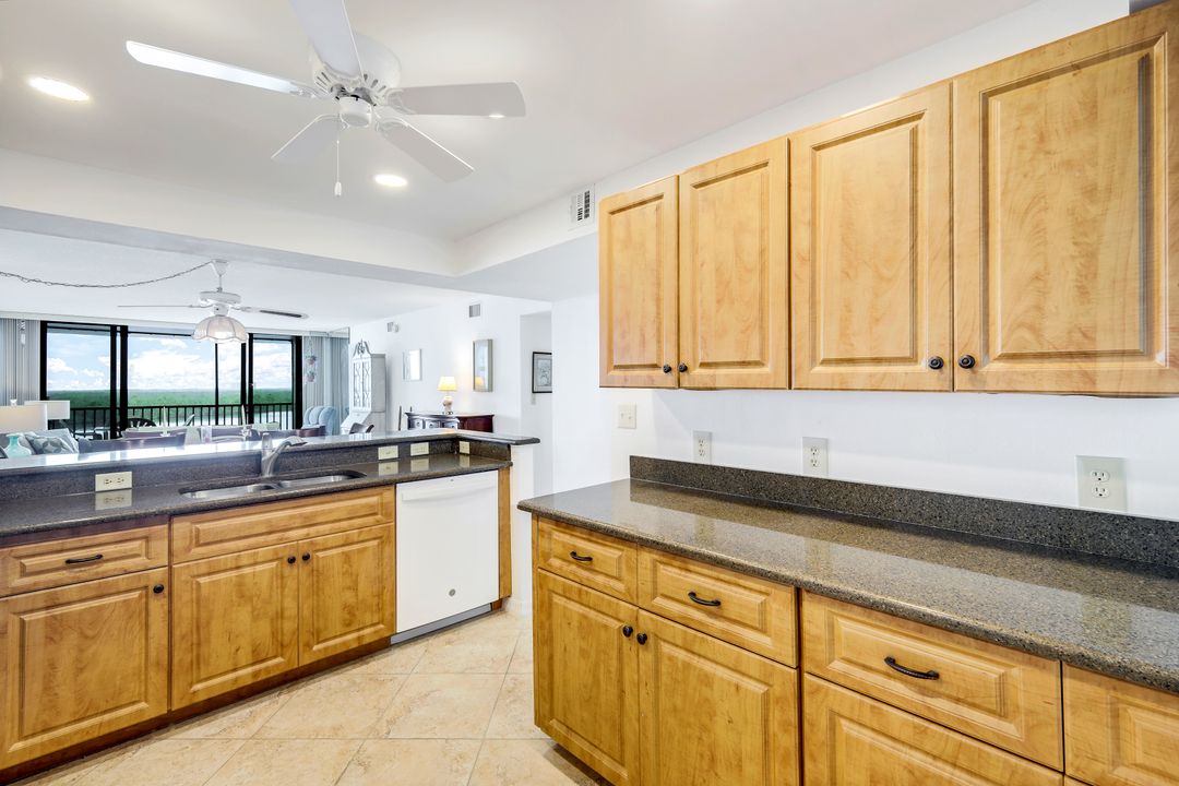 4253 Bay Beach Ln #5B, Fort Myers Beach, FL 33931