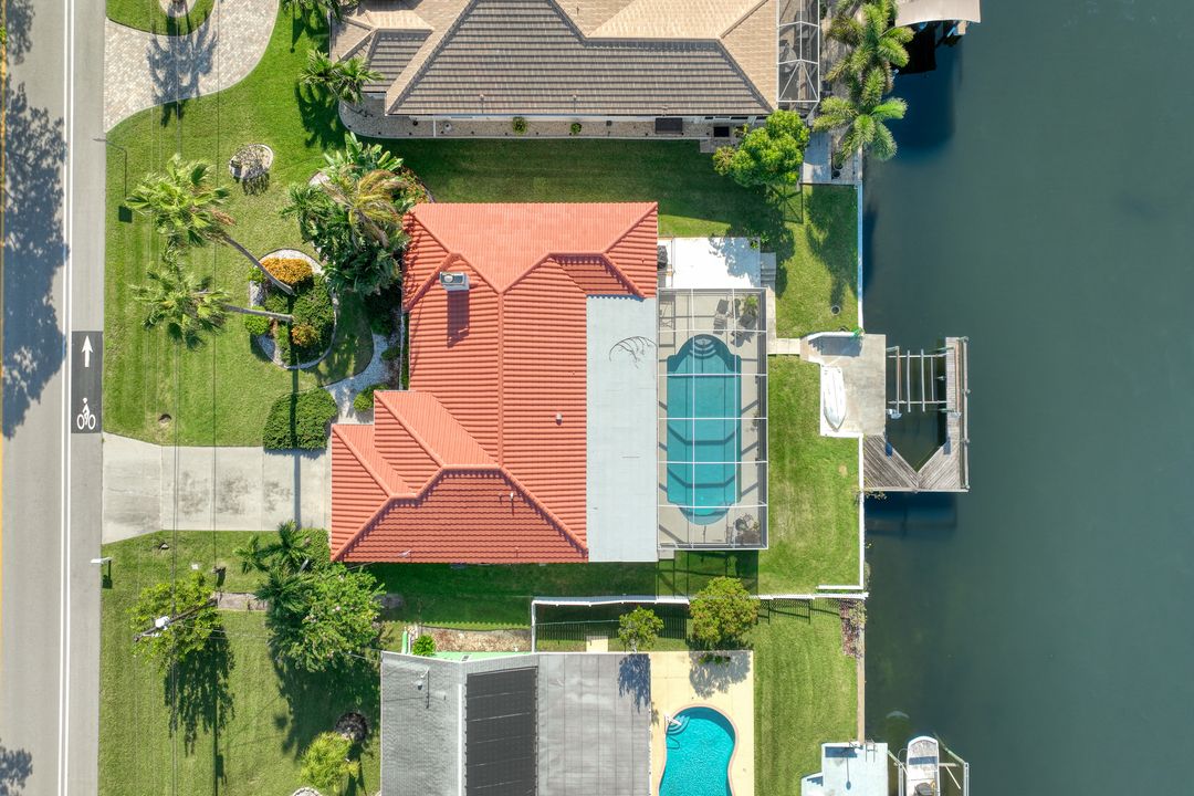212 Kamal Pkwy, Cape Coral, FL 33904