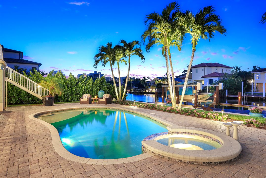 273 Egret Ave, Naples, FL 34108