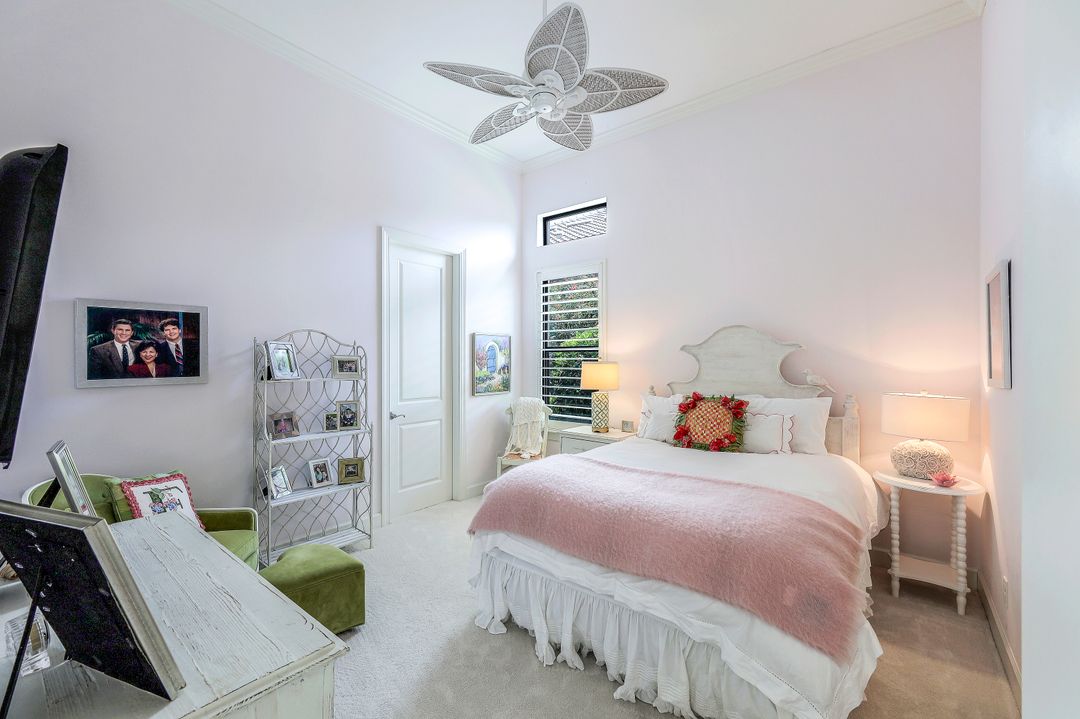 8668 Amour Ct, Naples, FL 34119