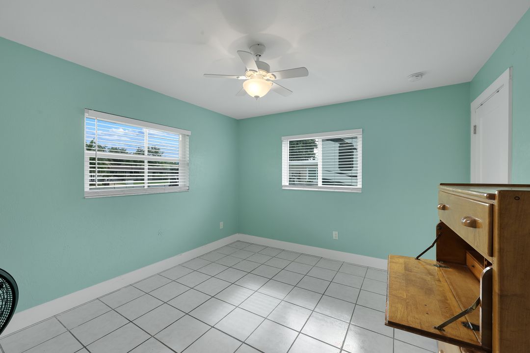 1007 Wilshire Dr, Fort Myers, FL 33919