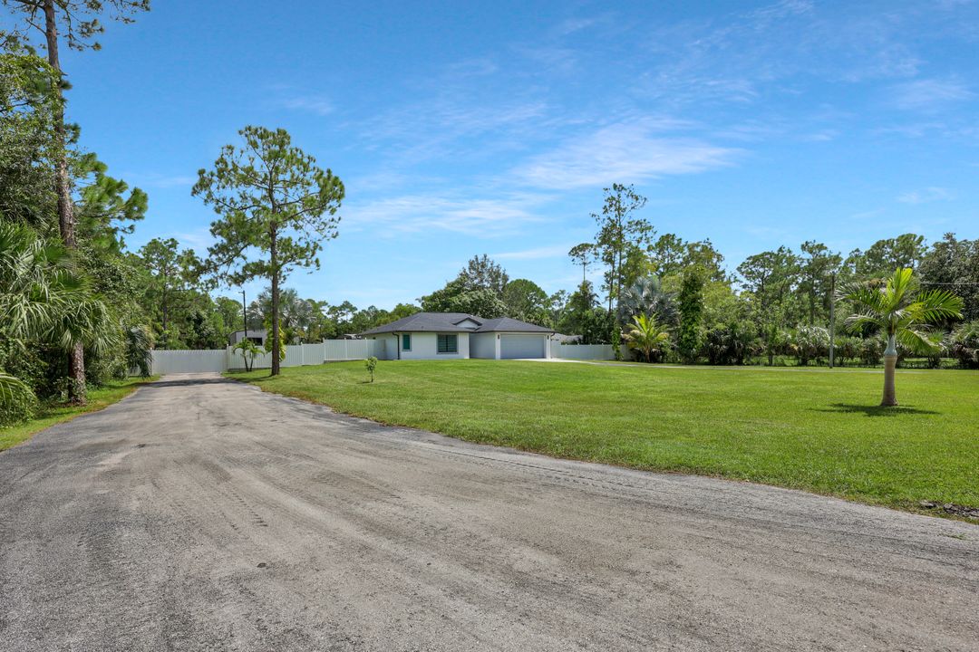 380 4th St NE, Naples, FL 34120