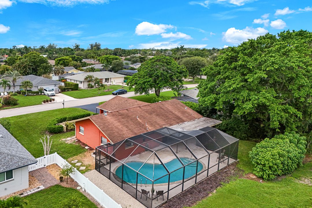 133 Briarcliff Ln, Naples, FL 34113
