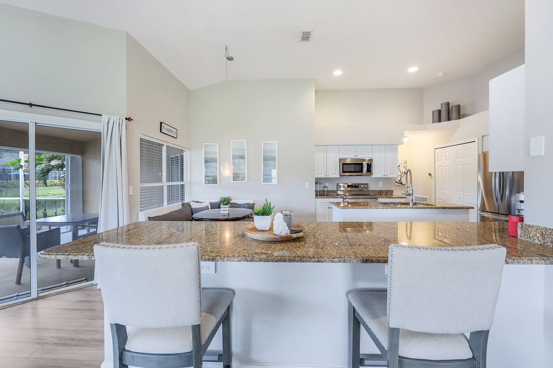 2520 Grove Isle Ct, Naples, FL 34109