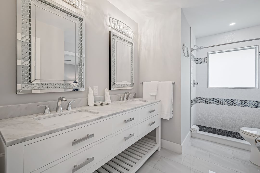 558 98th Ave N, Naples, FL 34108