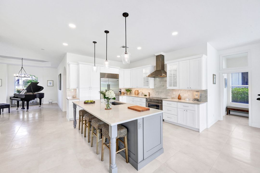 8028 Tiger Lily Dr, Naples, FL 34113