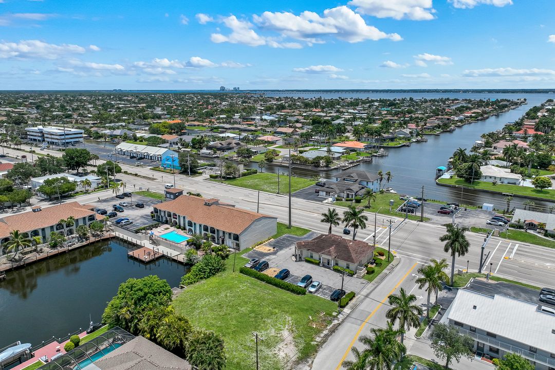 1523 SE 36th Terrace, Cape Coral, FL 33904