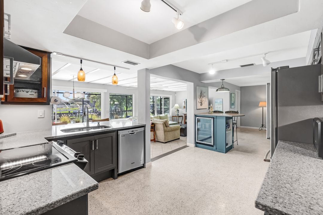 4305 SE 1st Ave, Cape Coral, FL 33904