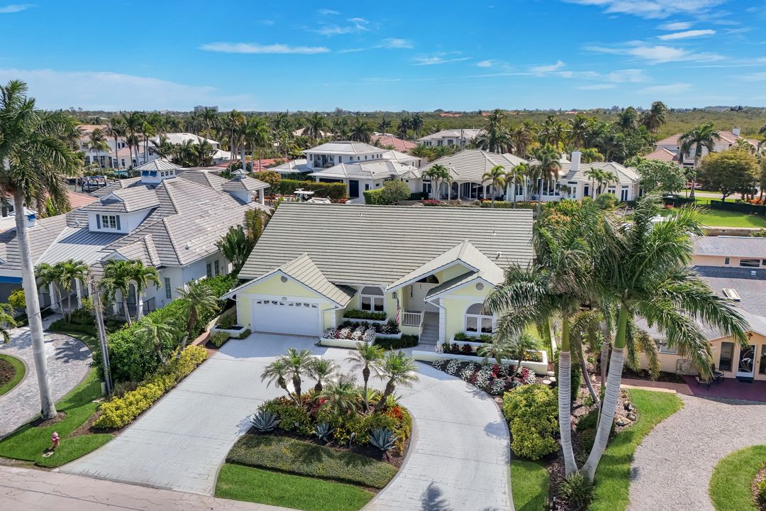 2147 Snook Dr, Naples, FL 34102