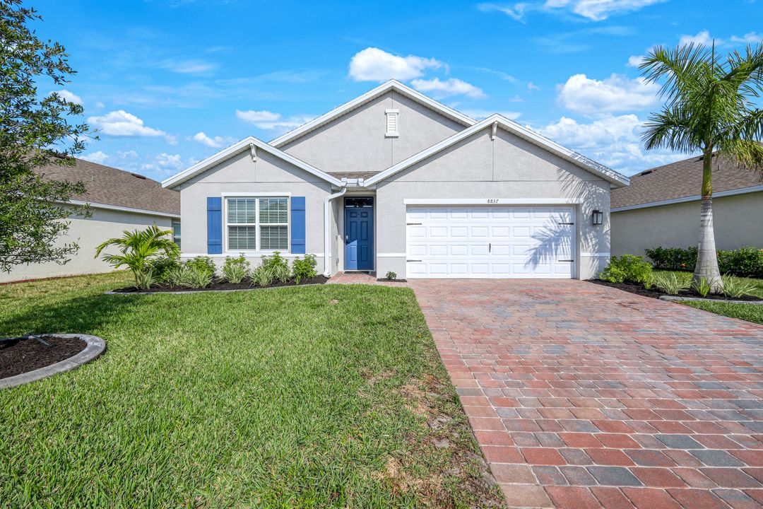 8837 Cascade Price Cir, North Fort Myers, FL 33917