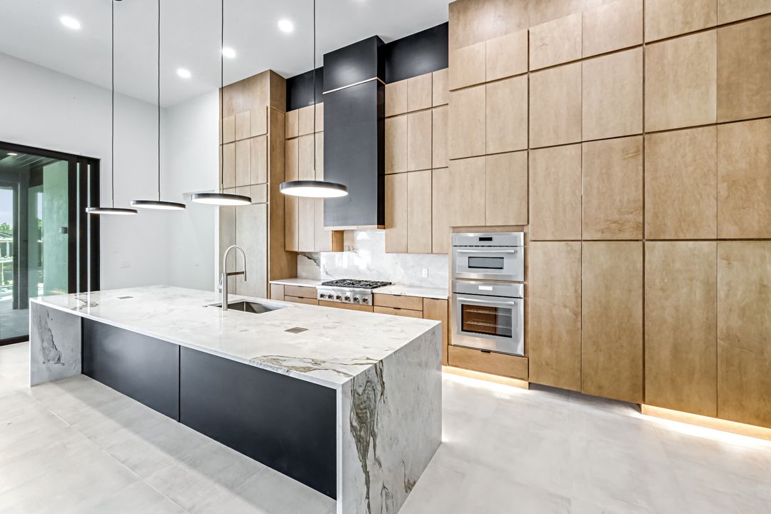 122 SW 58th St, Cape Coral, FL 33914