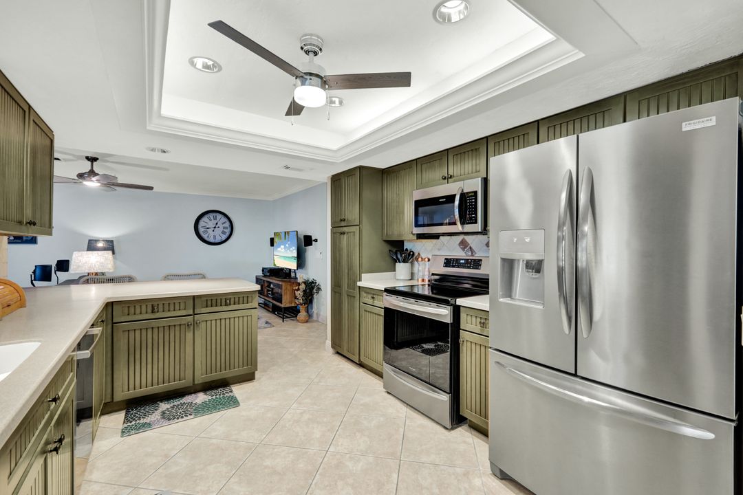 703 SE 33rd Terrace, Cape Coral, FL 33904