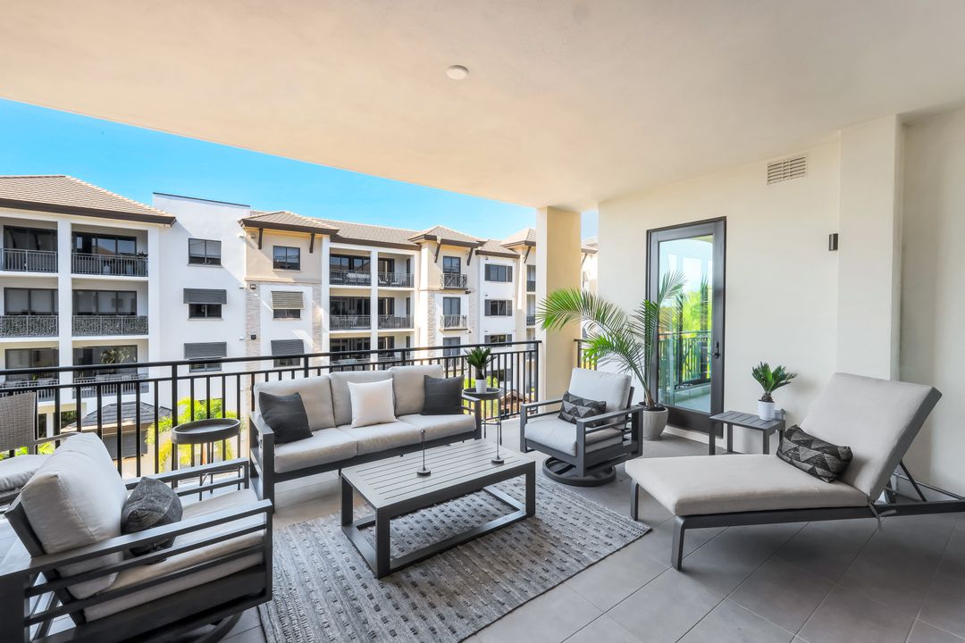 1130 3rd Ave S #405, Naples, FL 34102