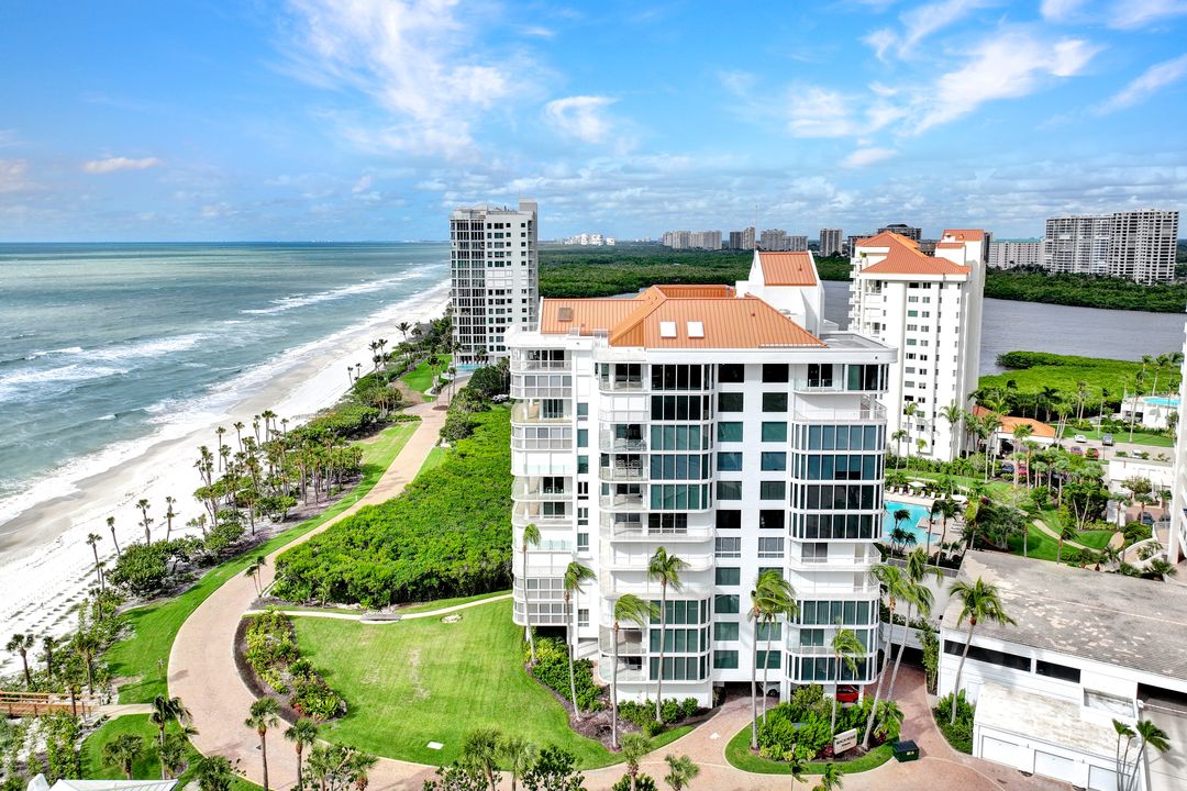 20 Seagate Dr #1102 (PH-2), Naples, FL 34103