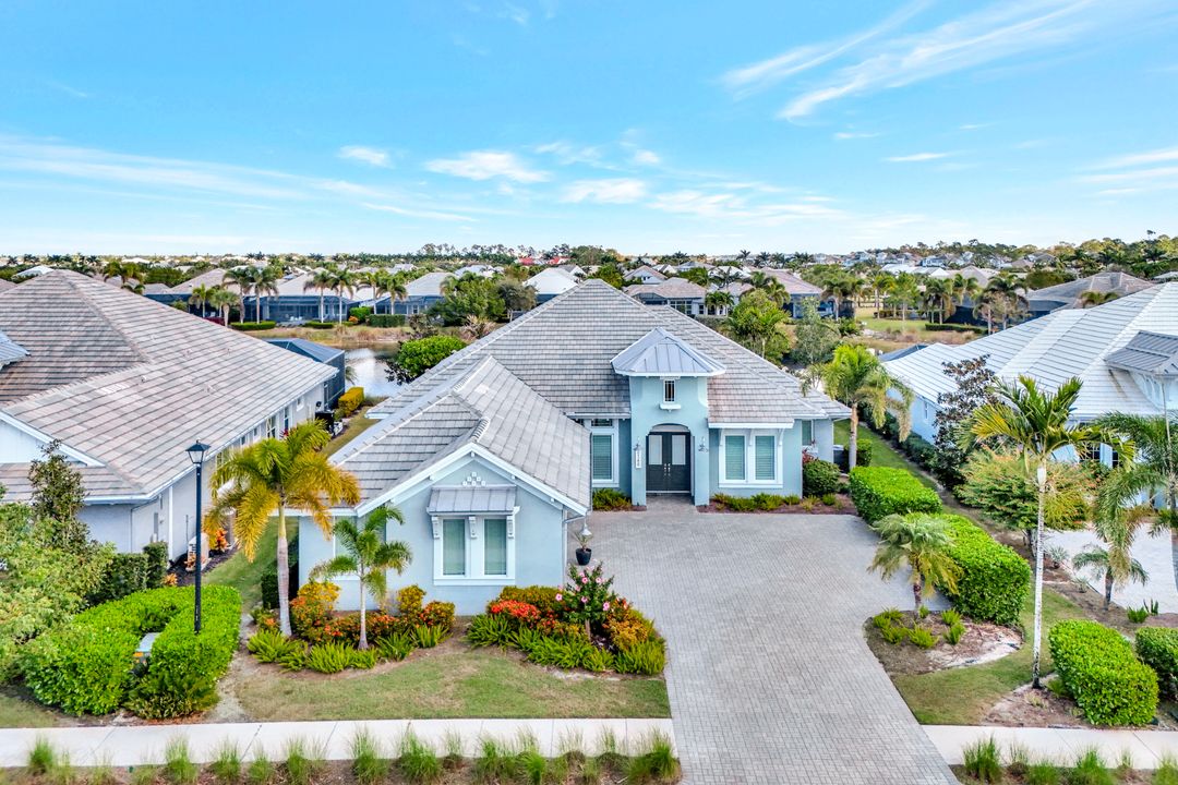 6348 Lyford Isle Dr, Naples, FL 34112