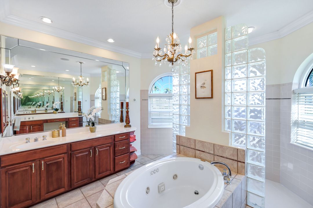 2022 El Dorado Pkwy W, Cape Coral, FL 33914