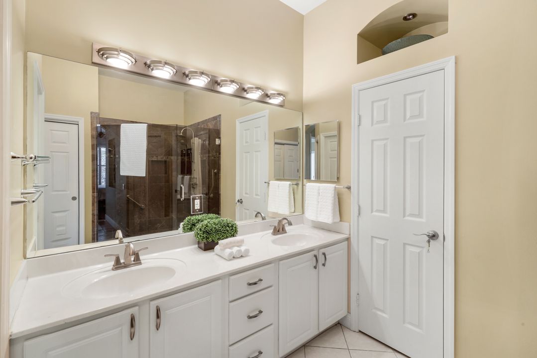1814 Leamington Ln, Naples, FL 34109