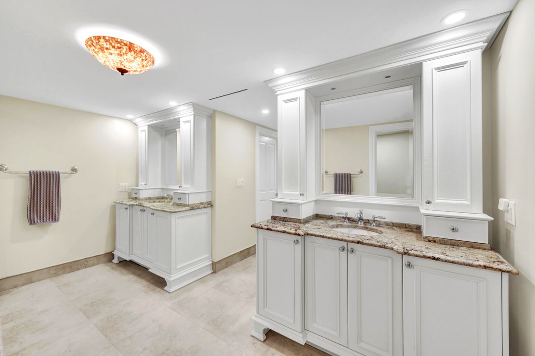 5601 Turtle Bay Dr #404, Naples, FL 34108