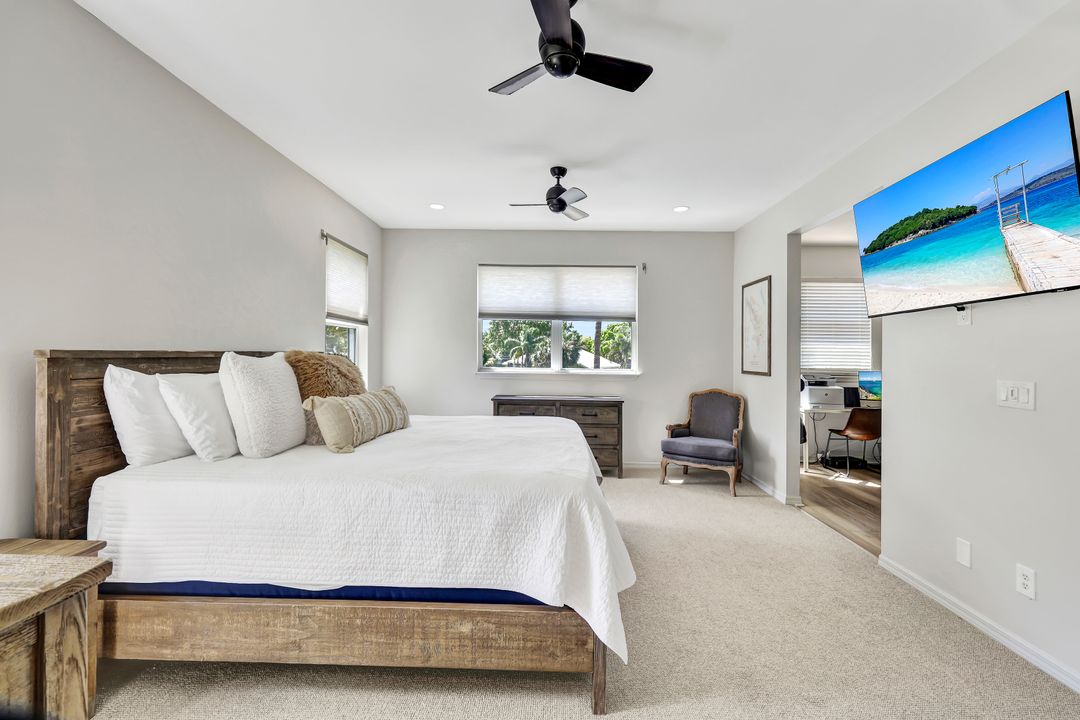 8146 Las Palmas Way, Naples, FL 34109