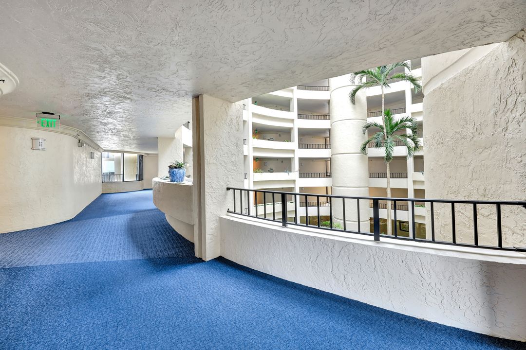 3115 Gulf Shore Blvd N #205-S, Naples, FL 34103