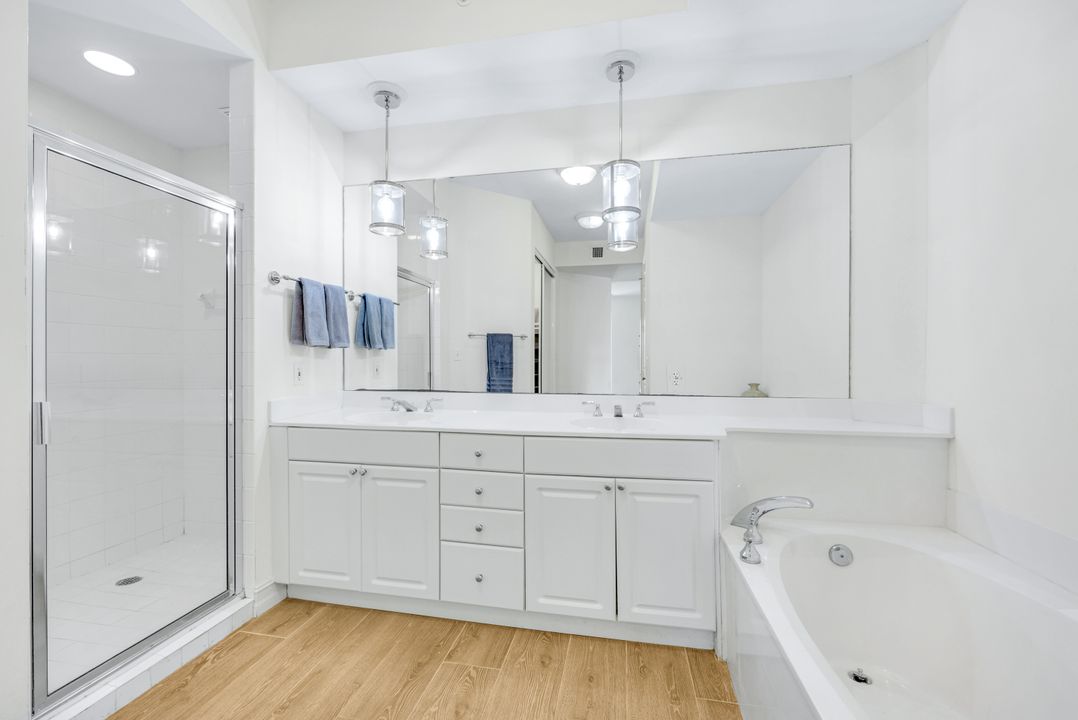 400 Flagship Dr, Naples, FL 34108