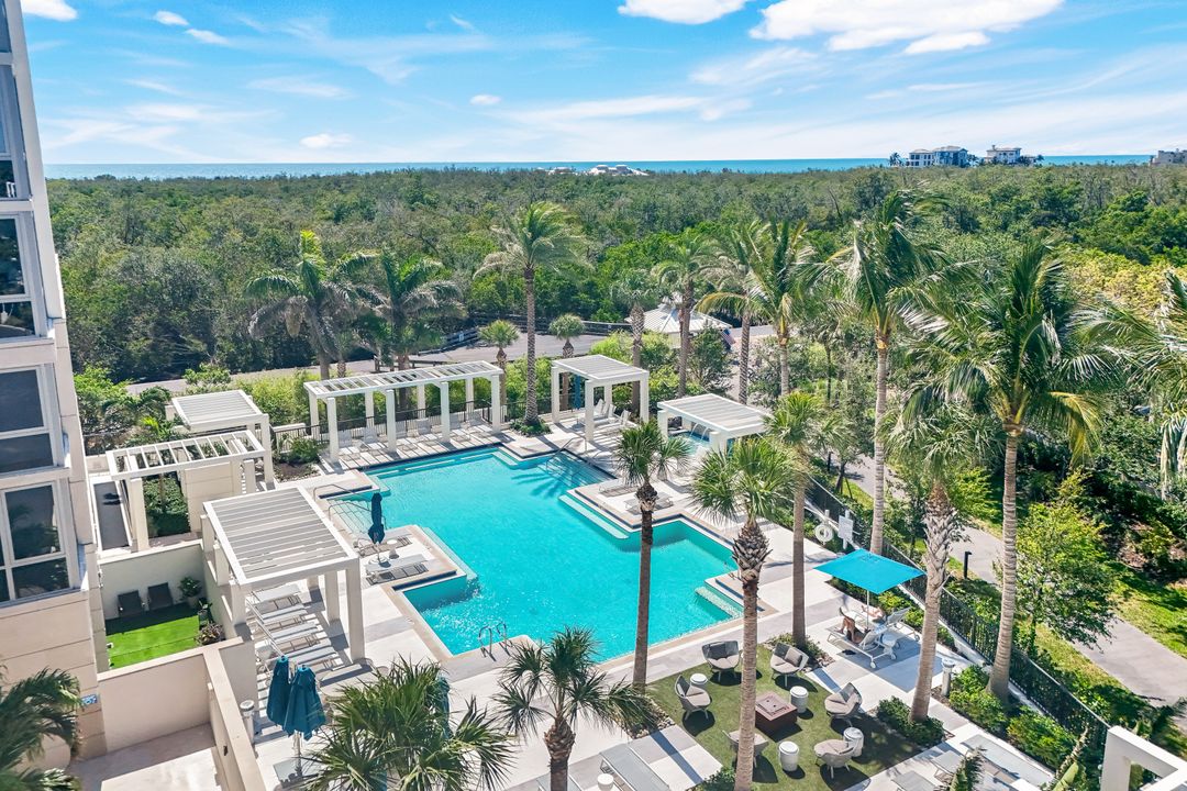 6897 Grenadier Blvd #601, Naples, FL 34108